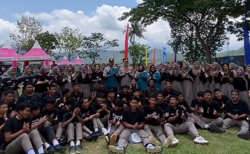 Turnamen Bola Voli se-Eks Karesidenan Kediri Resmi Dibuka di SMAN 1 Gondang
