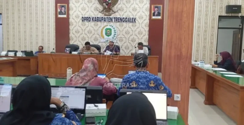 Foto : Suasana Saat Rapat membahas Rancangan Peraturan Daerah (Raperda) tentang Anggaran Pendapatan dan Belanja Daerah (APBD) tahun 2026