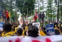 Aksi Mahasiswa Menggelar Demo