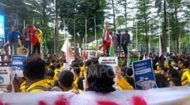 Aksi Mahasiswa Menggelar Demo 