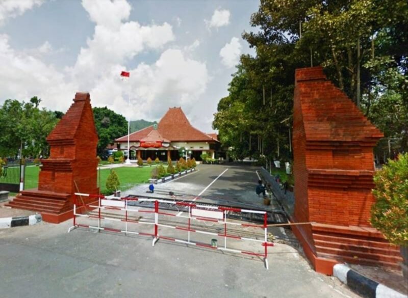 Aktivitas pelayanan di lingkungan Pemerintah Kabupaten Trenggalek. Sebanyak 85 jabatan eselon tercatat masih kosong dan belum seluruhnya terisi.