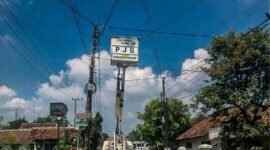 Pendapatan Pajak Penerangan Jalan Kabupaten Trenggalek tahun 2025 mencapai Rp20,8 miliar. Warga berharap pengelolaan dana dari tagihan listrik tersebut disampaikan lebih terbuka dan mudah diakses. (Foto ilustrasi PJU)