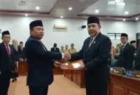 H. Komarudin resmi dilantik sebagai Anggota DPRD Trenggalek menggantikan almarhum Nur Efendi. Ia menegaskan fokus pada pengawalan anggaran dan aspirasi masyarakat di sisa masa jabatan.