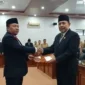 H. Komarudin resmi dilantik sebagai Anggota DPRD Trenggalek menggantikan almarhum Nur Efendi. Ia menegaskan fokus pada pengawalan anggaran dan aspirasi masyarakat di sisa masa jabatan.