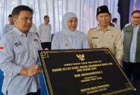 Gubernur Jawa Timur Khofifah Indar Parawansa meresmikan revitalisasi dan rehabilitasi bangunan sekolah di SMKN 1 Tulungagung, Kamis (14/5/2026).