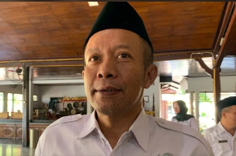 Foto: Plt Kepala Disperkim Tulungagung Makrus Manan