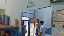 Petugas Dinas Kesehatan Kabupaten Tulungagung melakukan monitoring dan evaluasi serta Inspeksi Kesehatan Lingkungan (IKL) pada dapur SPPG untuk memastikan penerapan standar higiene, sanitasi dan keamanan pangan dalam pelaksanaan program MBG.